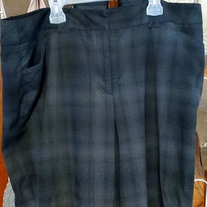 Women's size 18 wide leg Lane Bryant dress pants